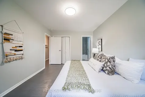 27 Elise Terrace Toronto ON M2R 2W9