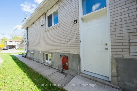 27 Elise Terrace Toronto ON M2R 2W9