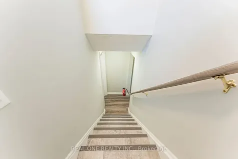 27 Elise Terrace Toronto ON M2R 2W9