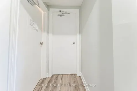 27 Elise Terrace Toronto ON M2R 2W9