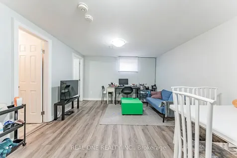 27 Elise Terrace Toronto ON M2R 2W9