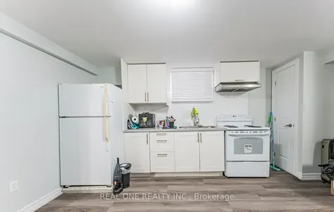 27 Elise Terrace Toronto ON M2R 2W9