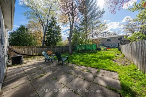 27 Elise Terrace Toronto ON M2R 2W9