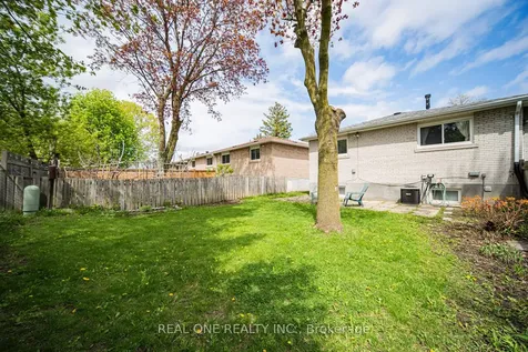 27 Elise Terrace Toronto ON M2R 2W9