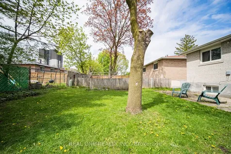 27 Elise Terrace Toronto ON M2R 2W9