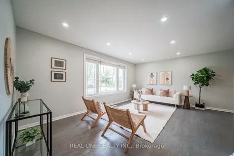 27 Elise Terrace Toronto ON M2R 2W9