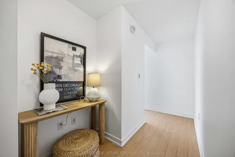 25 Capreol Court Toronto ON M5V 3Z7