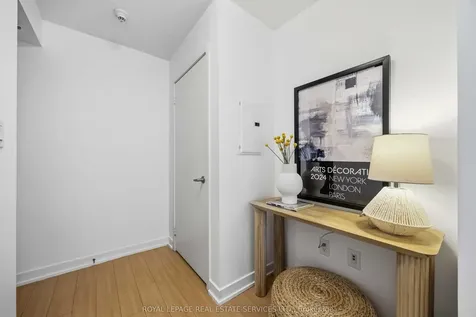 25 Capreol Court Toronto ON M5V 3Z7