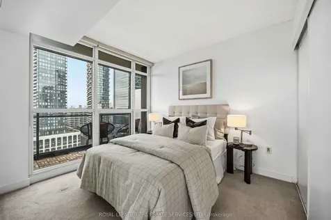 25 Capreol Court Toronto ON M5V 3Z7