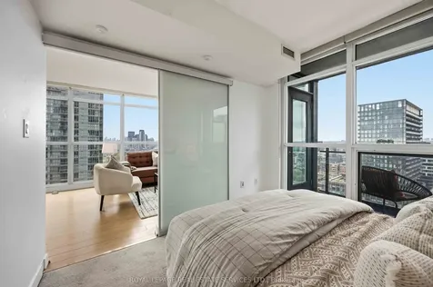 25 Capreol Court Toronto ON M5V 3Z7