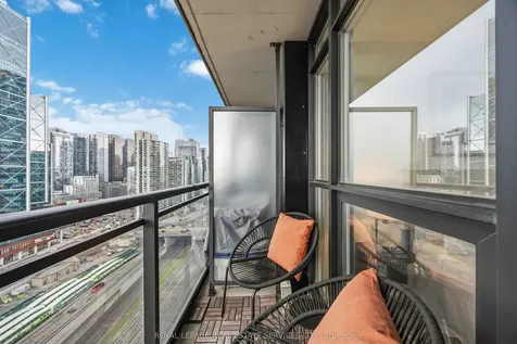 25 Capreol Court Toronto ON M5V 3Z7