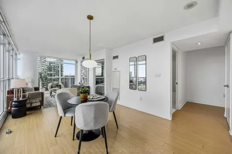 25 Capreol Court Toronto ON M5V 3Z7