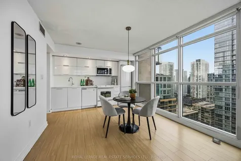 25 Capreol Court Toronto ON M5V 3Z7
