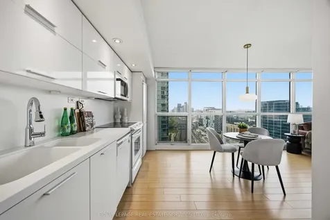 25 Capreol Court Toronto ON M5V 3Z7