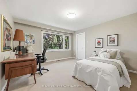29 Warlock Crescent Toronto ON M2K 2H8