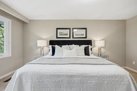 29 Warlock Crescent Toronto ON M2K 2H8