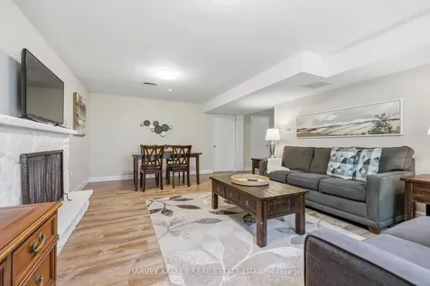 29 Warlock Crescent Toronto ON M2K 2H8