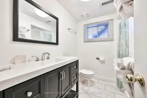 29 Warlock Crescent Toronto ON M2K 2H8