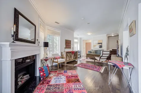 17 Barberry Place Toronto ON M2K 3E2