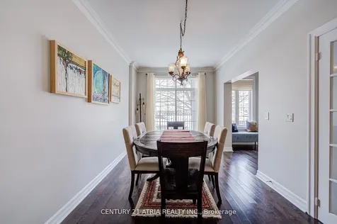 17 Barberry Place Toronto ON M2K 3E2