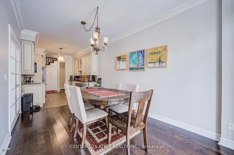 17 Barberry Place Toronto ON M2K 3E2