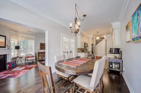 17 Barberry Place Toronto ON M2K 3E2