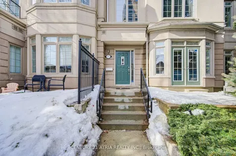 17 Barberry Place Toronto ON M2K 3E2