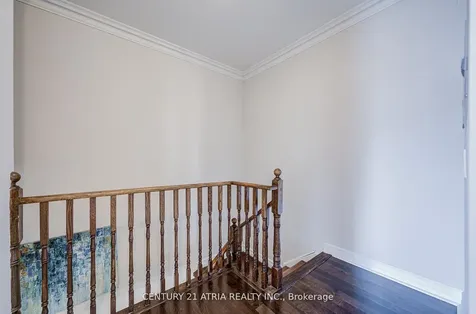 17 Barberry Place Toronto ON M2K 3E2