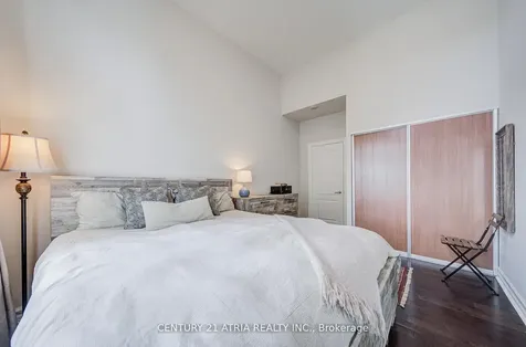 17 Barberry Place Toronto ON M2K 3E2