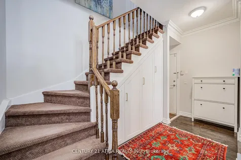 17 Barberry Place Toronto ON M2K 3E2