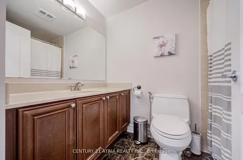 17 Barberry Place Toronto ON M2K 3E2