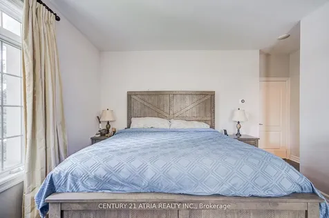17 Barberry Place Toronto ON M2K 3E2
