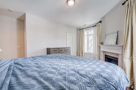 17 Barberry Place Toronto ON M2K 3E2