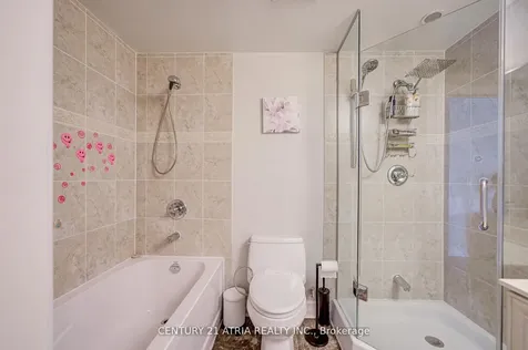17 Barberry Place Toronto ON M2K 3E2