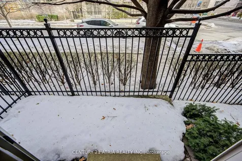 17 Barberry Place Toronto ON M2K 3E2