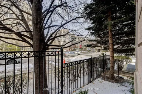 17 Barberry Place Toronto ON M2K 3E2
