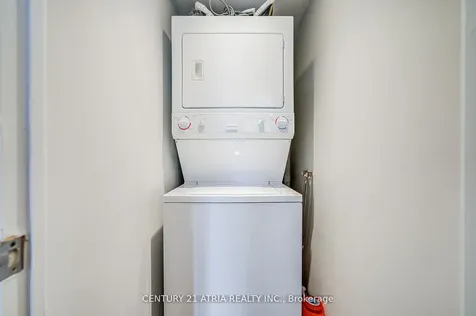 17 Barberry Place Toronto ON M2K 3E2