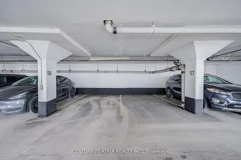 17 Barberry Place Toronto ON M2K 3E2