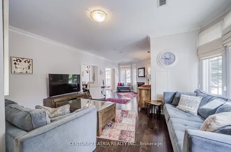 17 Barberry Place Toronto ON M2K 3E2