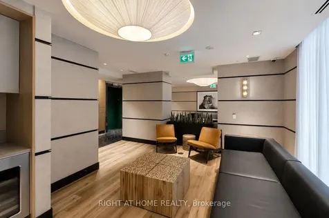 327 King Street Toronto ON M5V 0W7