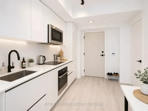 327 King Street Toronto ON M5V 0W7