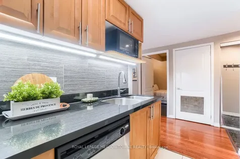 263 Wellington Street W Toronto ON M5V 3E6