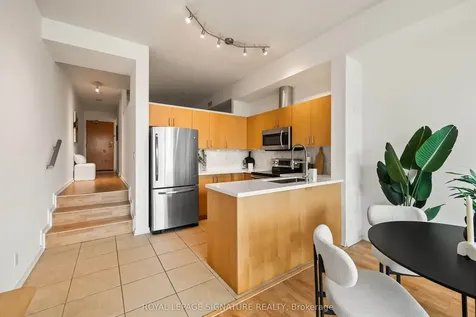 388 Richmond Street W Toronto ON M5V 3P1