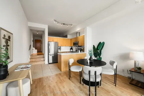 388 Richmond Street W Toronto ON M5V 3P1