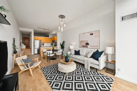 388 Richmond Street W Toronto ON M5V 3P1