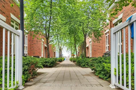 12 Sudbury Street Toronto ON M6J 3W7