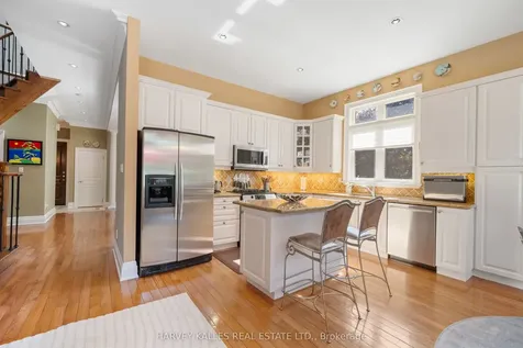466 Glengarry Avenue Toronto ON M5M 1G1