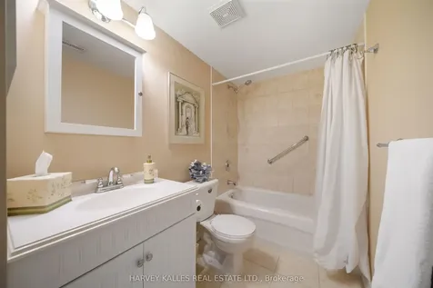 466 Glengarry Avenue Toronto ON M5M 1G1
