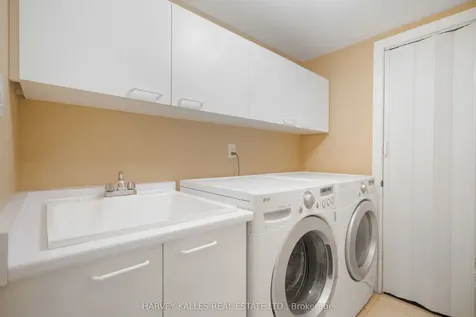 466 Glengarry Avenue Toronto ON M5M 1G1