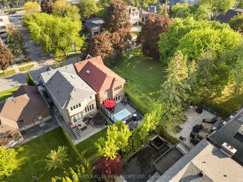 466 Glengarry Avenue Toronto ON M5M 1G1
